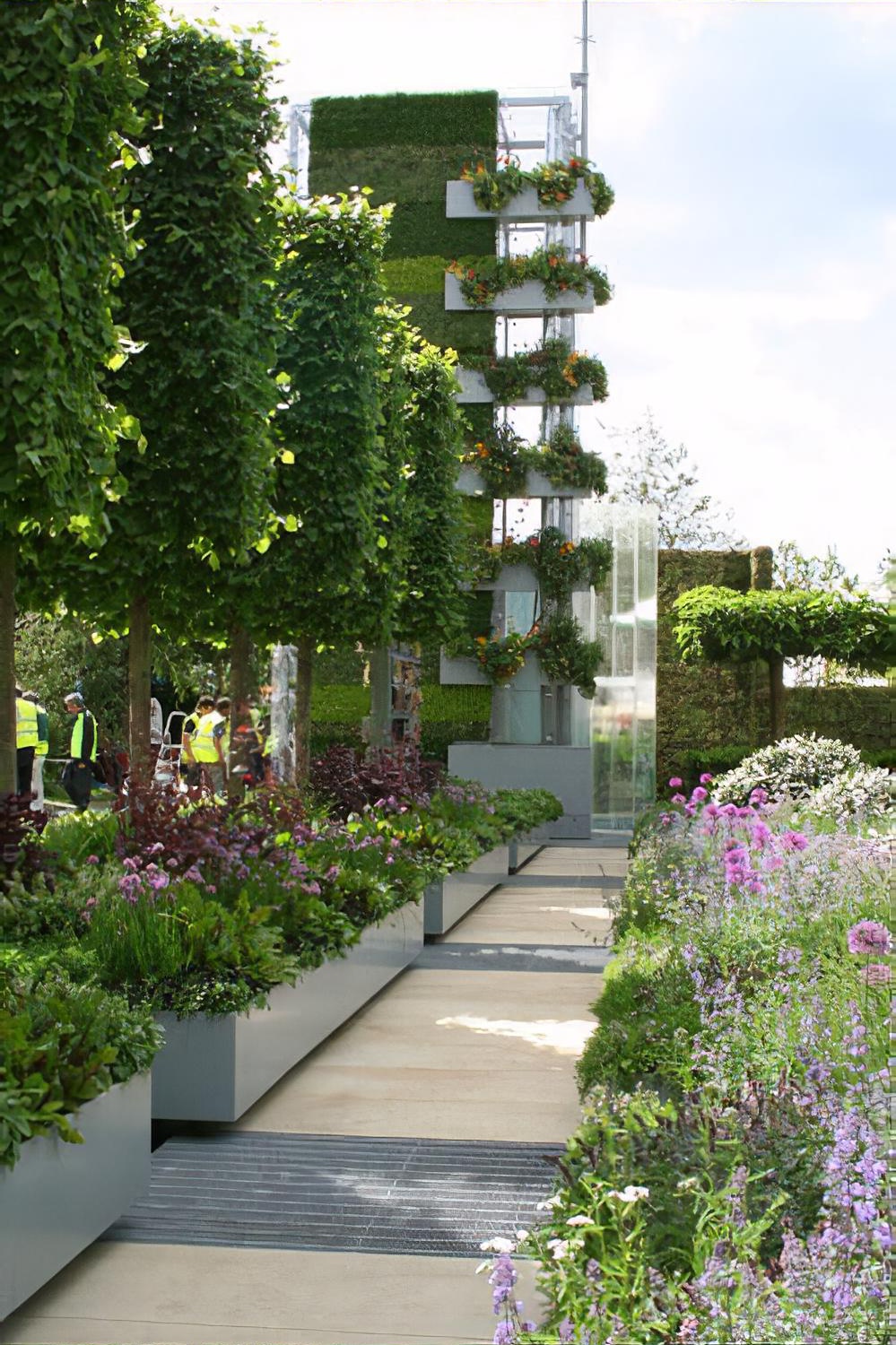 The B&Q Garden by garden designers Laurie Chetwood and Patrick Collins